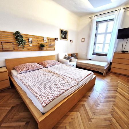 Varkeruelet Apartman Sopron Extérieur photo
